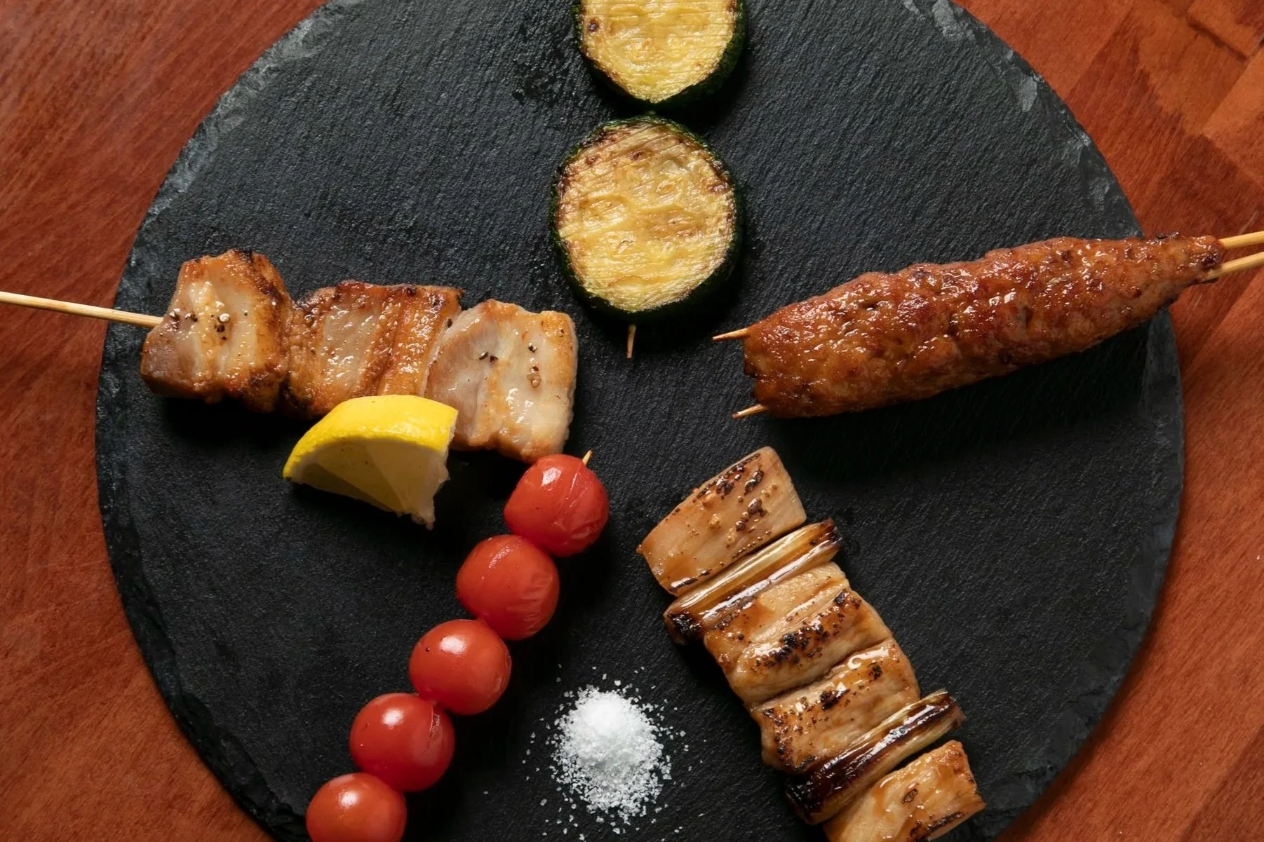 新品未使用　YAKITORILL Yakitori Chicken Thigh Skewers Coated with Sauce 4x5.5lb JNK CN